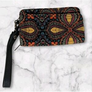 Thirty One Wallet Free To Be Soft Medallions & Flowers Wristlet Zippered Gifts